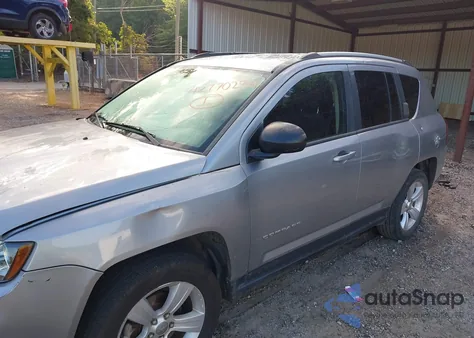 2015 Jeep Compass Sport z USA, uszkodzony, nr VIN 1C4NJCBB9FD246646